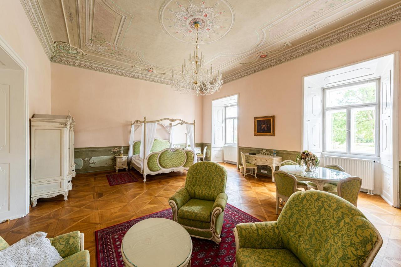 Zamek Hradek U Susice Hotel ภายนอก รูปภาพ